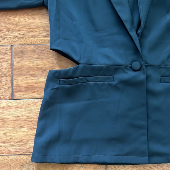 Nasty Gal Cut-Out Tonight Tailored Blazer Size 5 - Picture 8 of 8